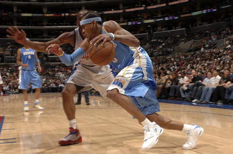 湖人浓眉哥篮下统治助力球队获胜（浓眉内线制霸，助湖人拿下胜利）