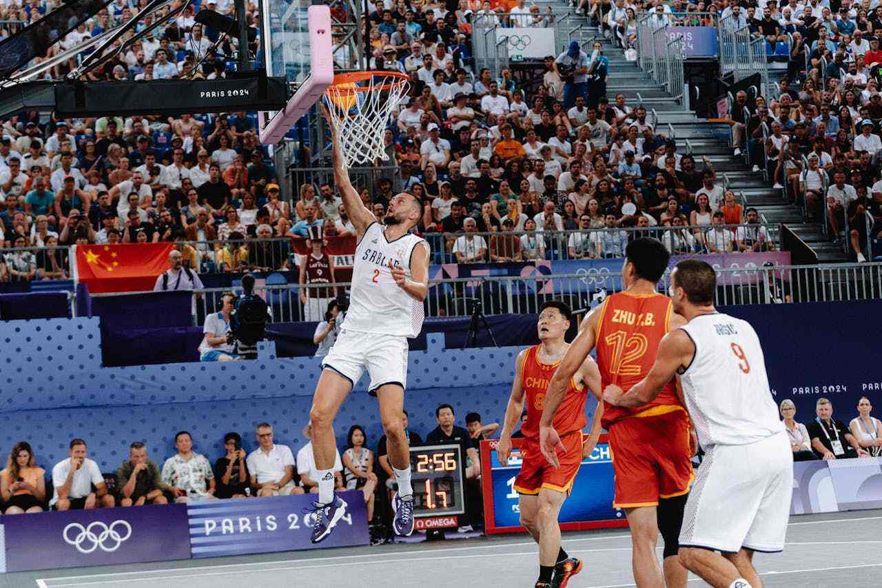 意甲博洛尼亚1比1战平拉齐奥，波贝加罗马尼奥利首发（意甲战报：博洛尼亚1-1拉齐奥，波贝加与罗马尼奥利先发）