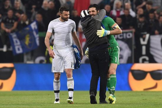 意甲第12轮裁判安排：西蒙尼-索扎执法米兰德比（意甲第12轮裁判出炉：西蒙尼-索扎将执法米兰德比）