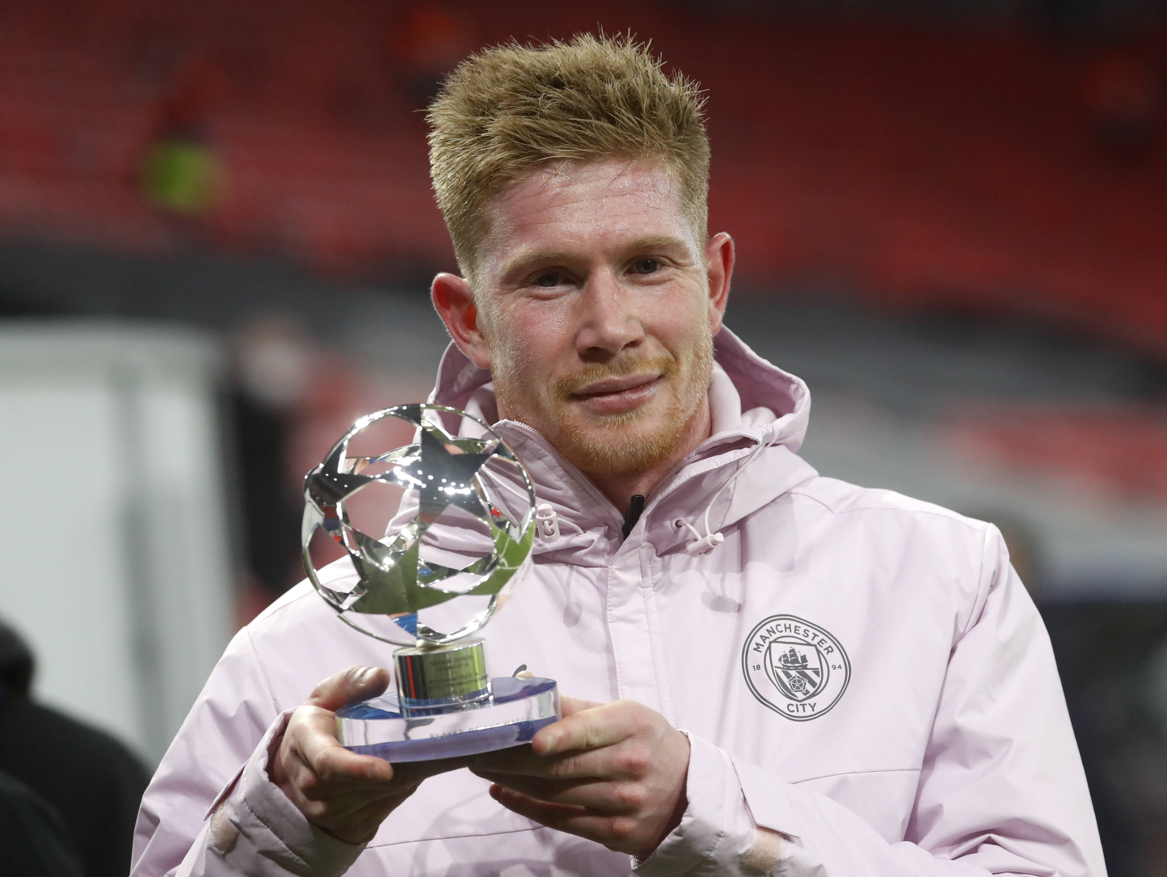 卡利亚里主帅：我在球员时代盯防过C罗，那真是令人激动（卡利亚里主帅：球员时期曾盯防C罗，那经历让人热血沸腾）