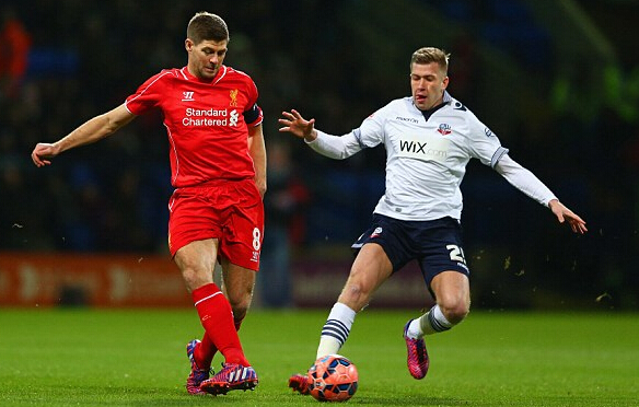 科摩罗球星在长途跋涉后称赞巴黎圣日耳曼学院“很多优秀球员”（科摩罗球星远赴而来，盛赞巴黎圣日耳曼青训营：人才济济）