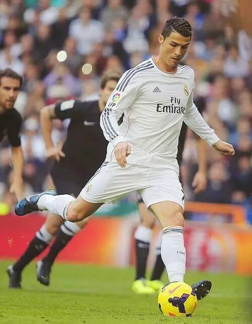 女排世俱赛开门红！朱婷贡献13分，科内3-0横扫奥兰多